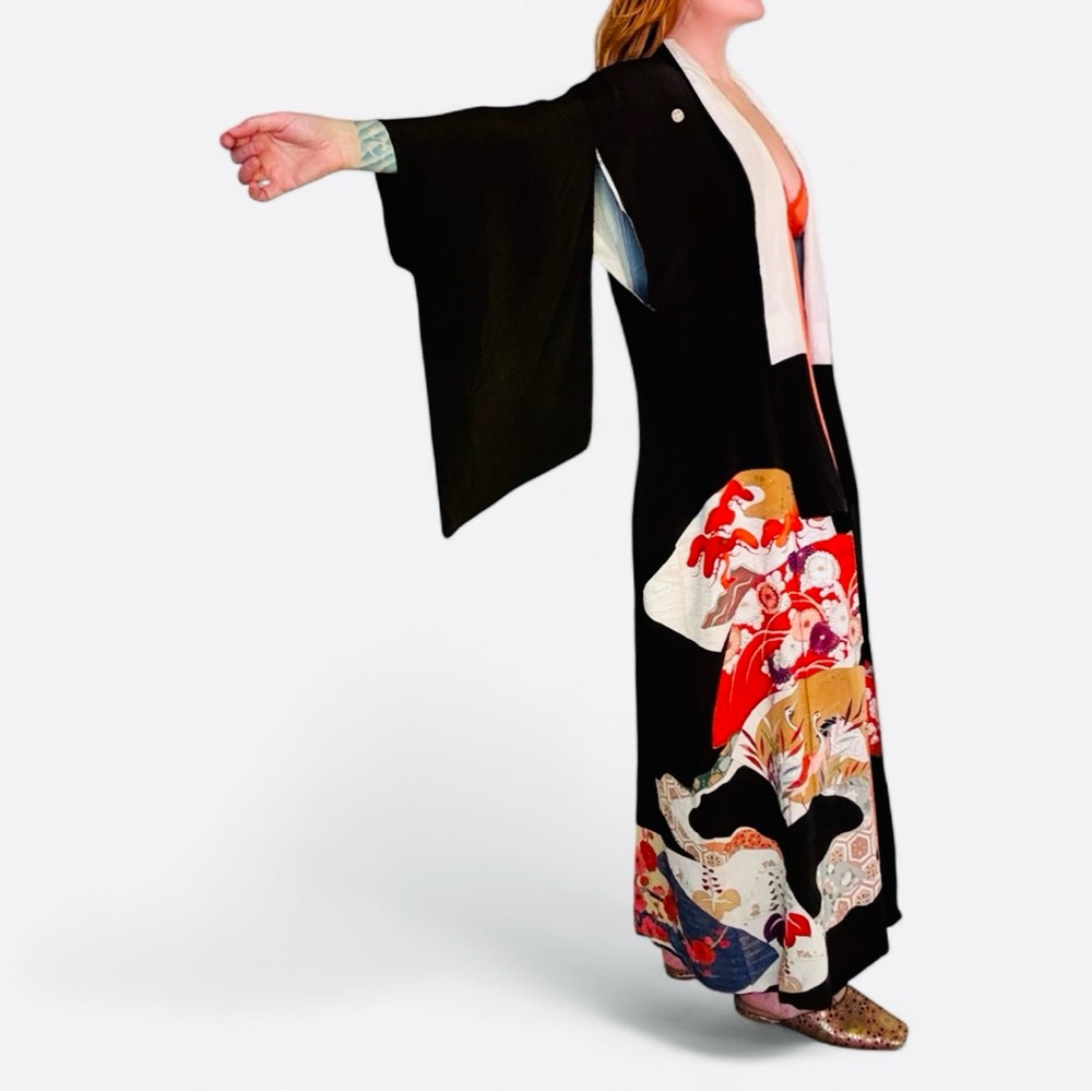 Vintage 1940s Japanese Silk Kimono with Colorful Print